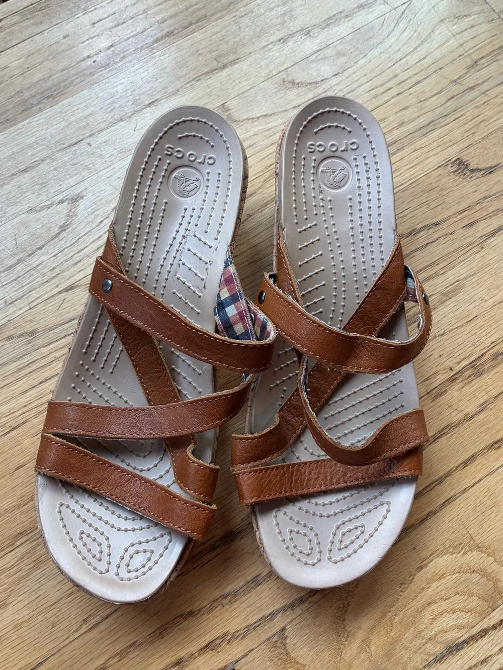 CROCS Women’s A-Leigh Mini Wedge Sandal — Chestnut